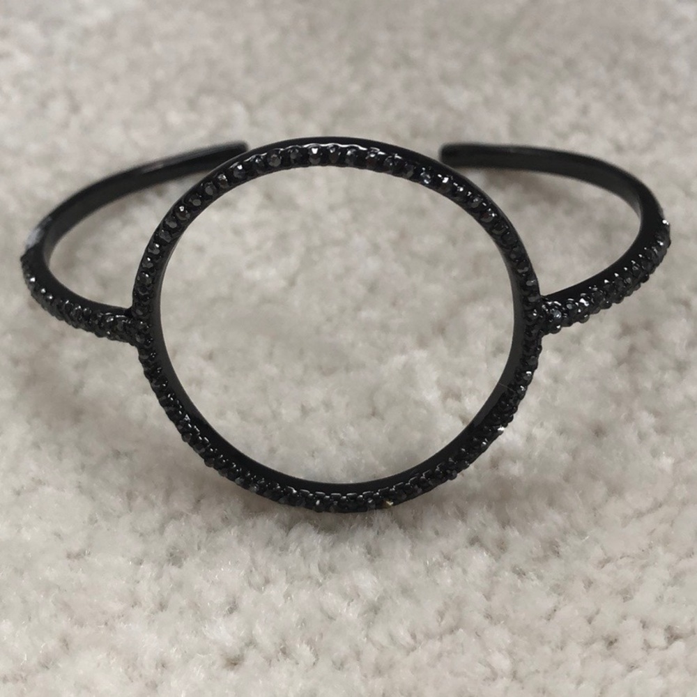 Black Crystals O Detail Slip-on Bracelet